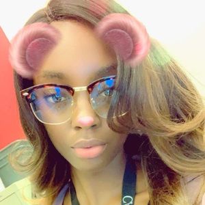 Meet your Posher, Sade